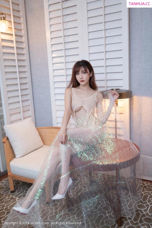 陆萱萱  [XiuRen]高清写真图 2024.03.21 No.8271 陆萱萱 性感美腿第9张图片